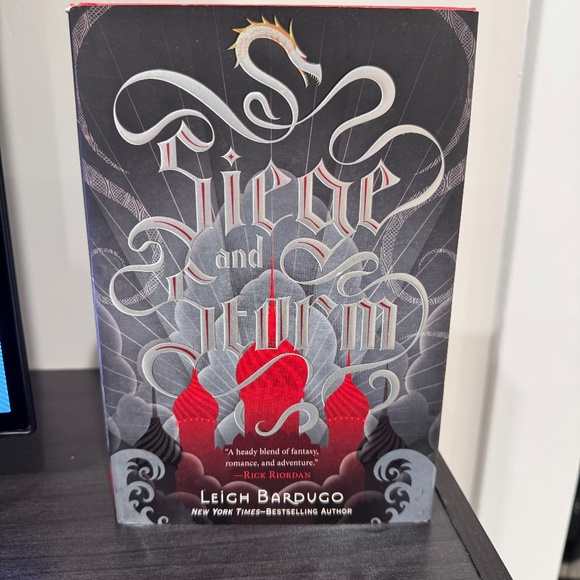 SIGNED Shadow & Bone Trilogy by Leigh Bardugo - Picture 5 of 8